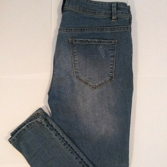 Skinny Jeans - Picture 2 of 3